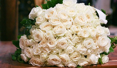 bouquet-blanc-hommage-et-deuil