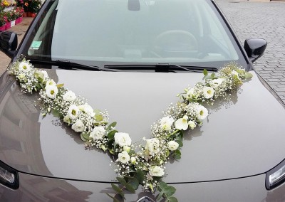 Décoration florale voiture